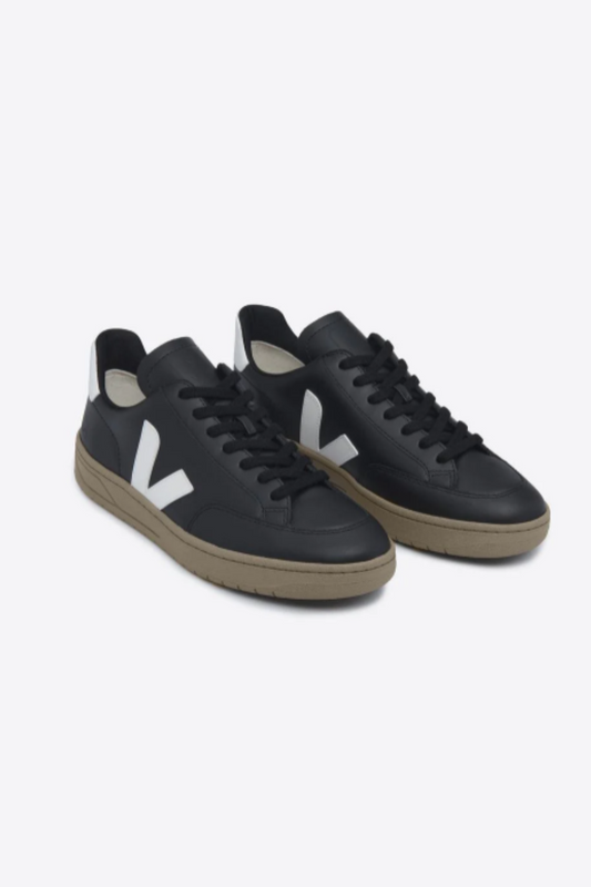 TÊNIS VEJA - V-12 LEATHER BLACK WHITE DUNE 1000