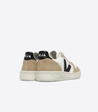 TÊNIS VEJA - V-10 CHFREE EXTRA WHITE BLACK SAHARA